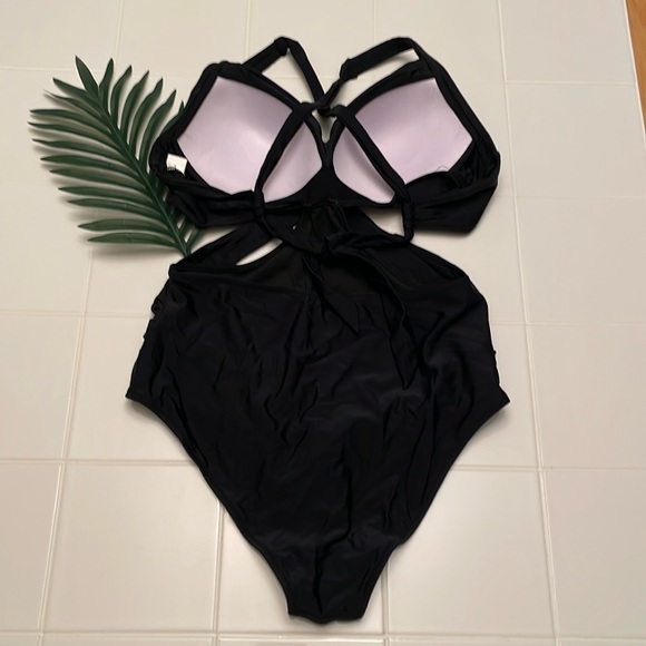 Cupshe Black Cutout Halter Style One Piece Monokini Bathing Suit, Size L - Picture 6 of 16
